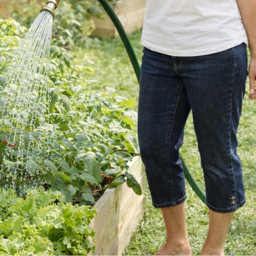 Levi's Dark Blue Cropped Ankle Jeans